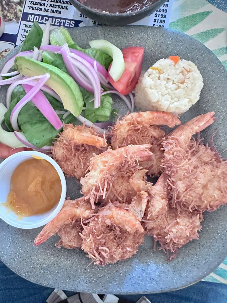 Camarones al Coco en el Restaurante La Tuna durante mis vacaciones en Mazatlán